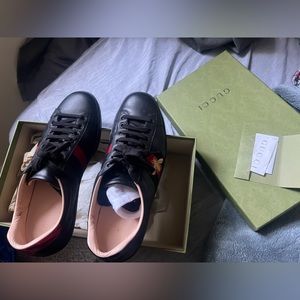 AUTHENTIC MEN'S ACE EMBROIDERED SNEAKER